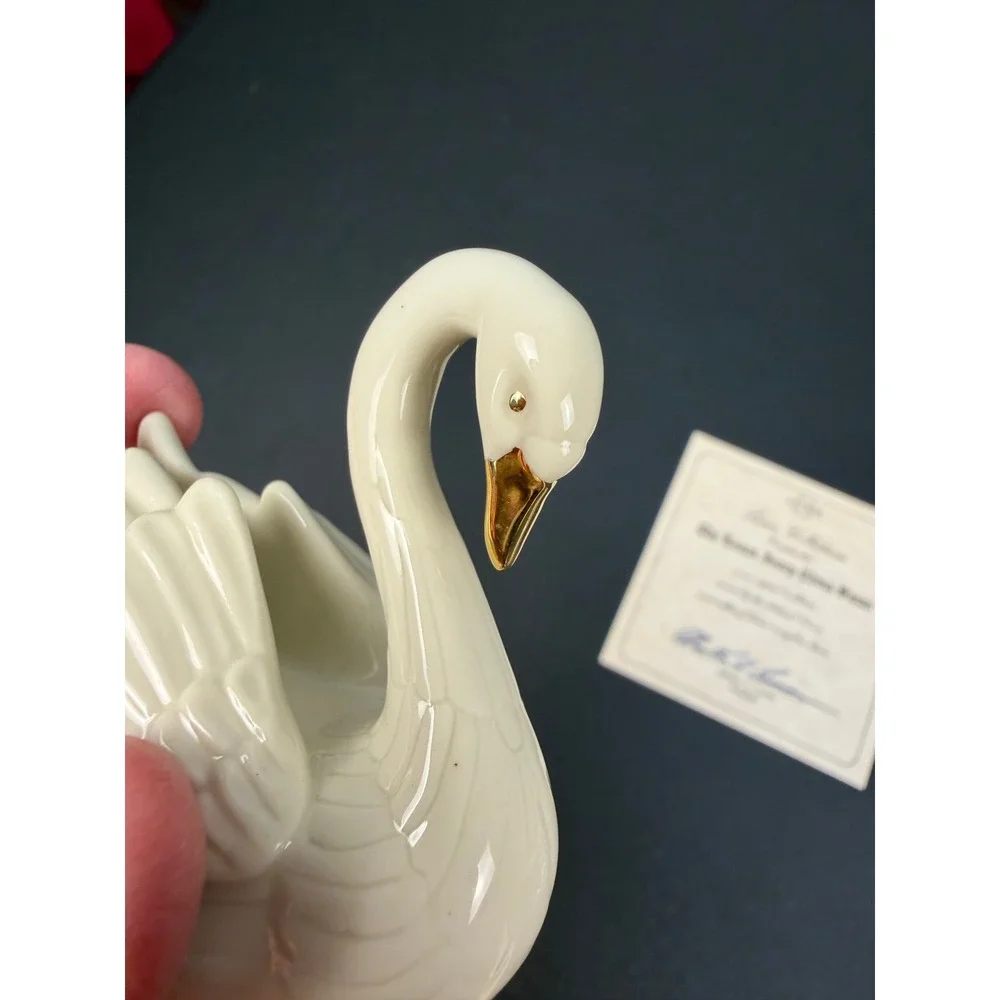Vintage Lenox Swan Figurine 24K Gold Accents Place Card Holder/Cake Topper - Picture 15 of 16